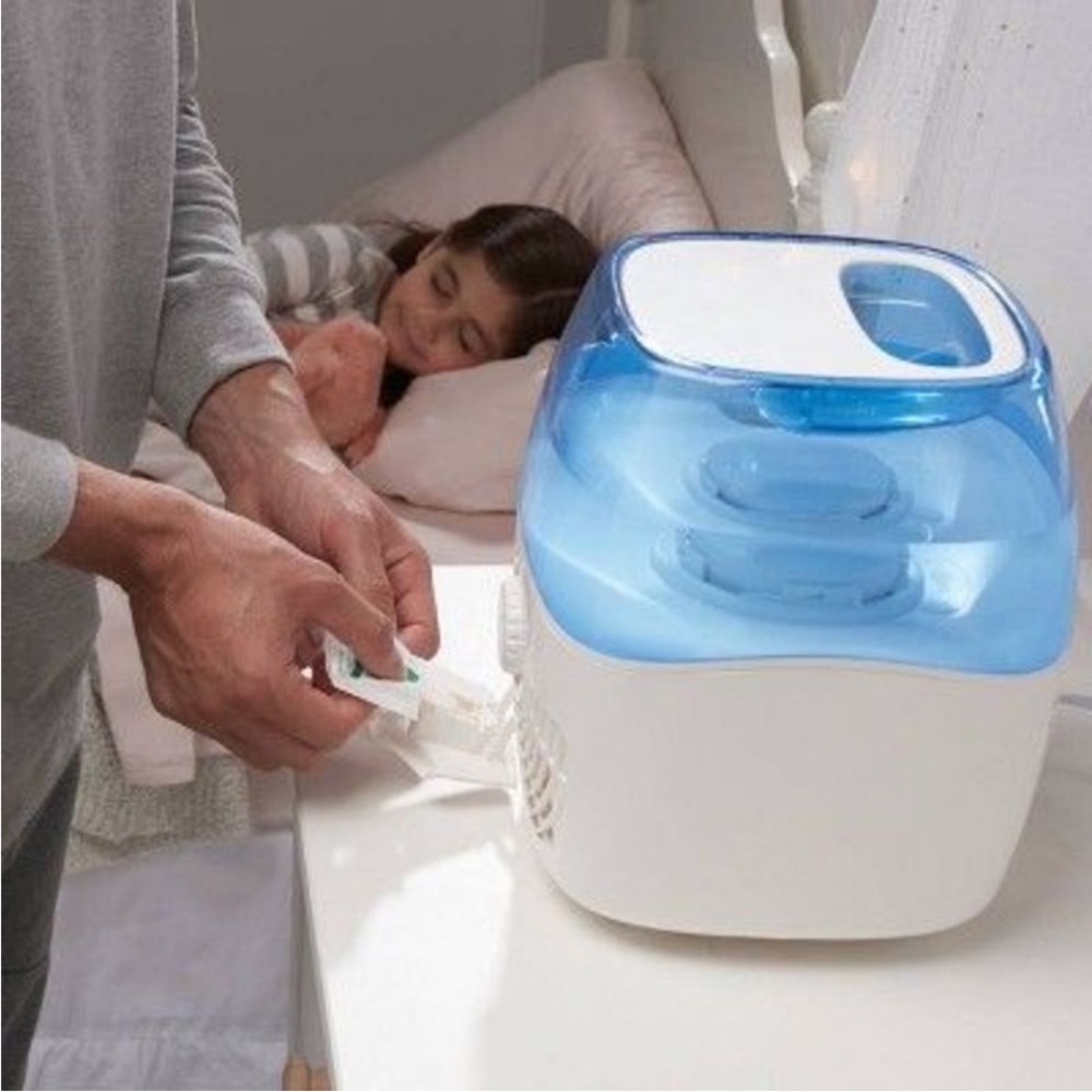 Vicks Cool Mist Humidifier - Picture 4 of 5
